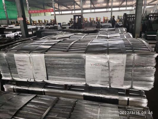 G60 خود فروشی الماس گالوانیزه گسترده فلزی میش لیت