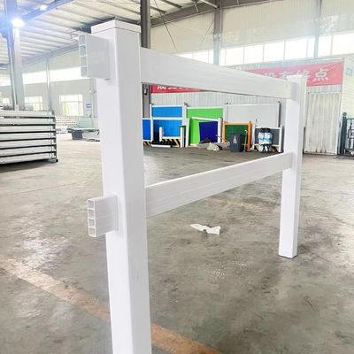 حصار اسب مزرعه با پوشش وینیل PVC سفید 1.2m-1.5m ارتفاع