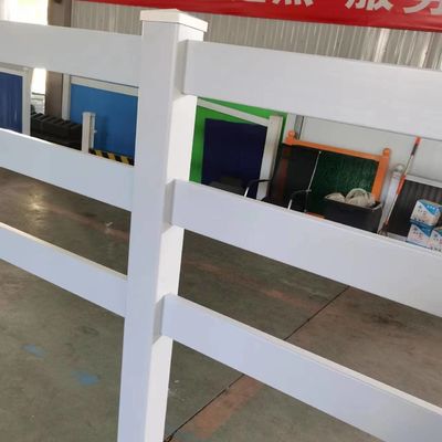 4 فوت 5 فوت سفید 3 ریل 4 ریل PVC پلاستیک وینیل مزرعه حصار