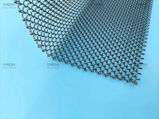 اندازه سفارشی پرده فلزی زنجیره ای 6*6 میلی متری به صورت جفت مش روی صفحه شومینه