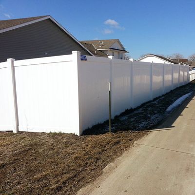 پانل و قطب های ماده ی نوجوانی 6ft H X8ft W Vinyl Pvc Plastic Privacy Fence