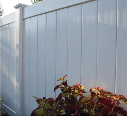 پانل حصار حریم خصوصی PVC سفید 6Hx8W نصب آسان