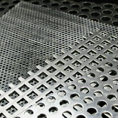 PVDF تزئینی آلومینیوم مربع سوراخ سوراخ شده فلزی Mesh برای پرده دیوار