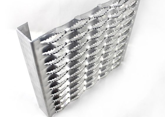 شبکه های ایمنی 2.0mm 2.5mm سوراخ الماس آلومینیوم گیره Strut راهرو