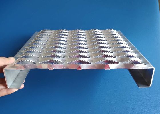 شبکه های ایمنی 2.0mm 2.5mm سوراخ الماس آلومینیوم گیره Strut راهرو