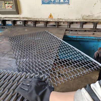 3mm ضخامت پودر پوشانده سنگین وظیفه گسترش فلزی میش پنجره پوشش چاه