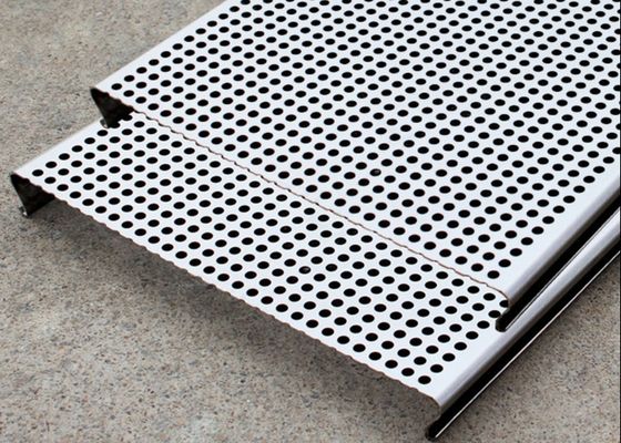 کاشی های سقف حفره ای آلومینیومی پوشانده با PVC 3003H24 آویزان شده