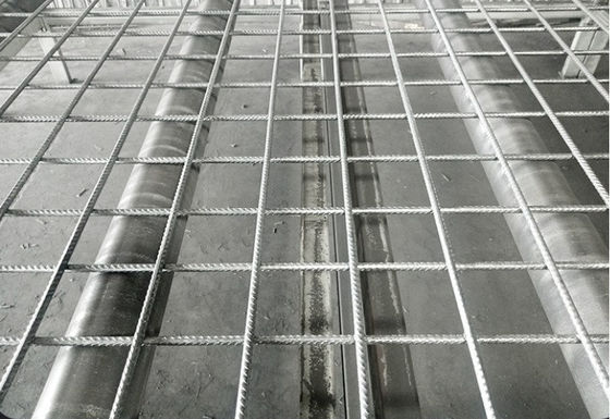 2*2in گرم غوطه ور گالوانیزه Welded Wire Mesh پانل برای ساخت و ساز