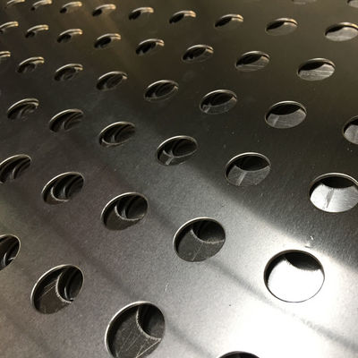 پنل تزئینی آلومینیومی سوراخ شده 1000x2000mm ضخامت 0.3mm