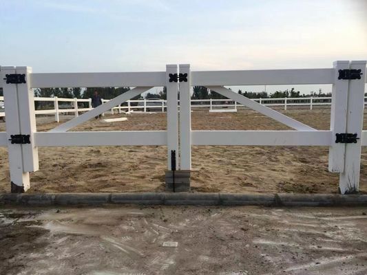 رنگ سفید سیاه و مستحکم PVC ریل حصار مزرعه پادک حصار اسب