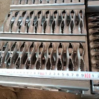 تخته راهروی راهروی 10 گیج فولادی گالوانیزه فولادی گالوانیزه گریتینگ گیره ضد لغزش استرات